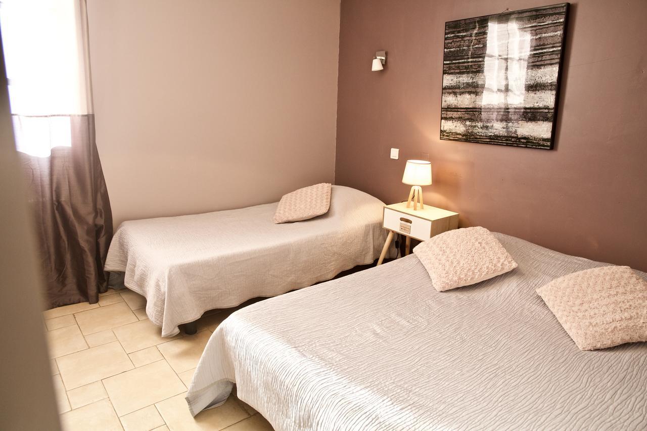 Hotel Le Bernon Connaux Esterno foto