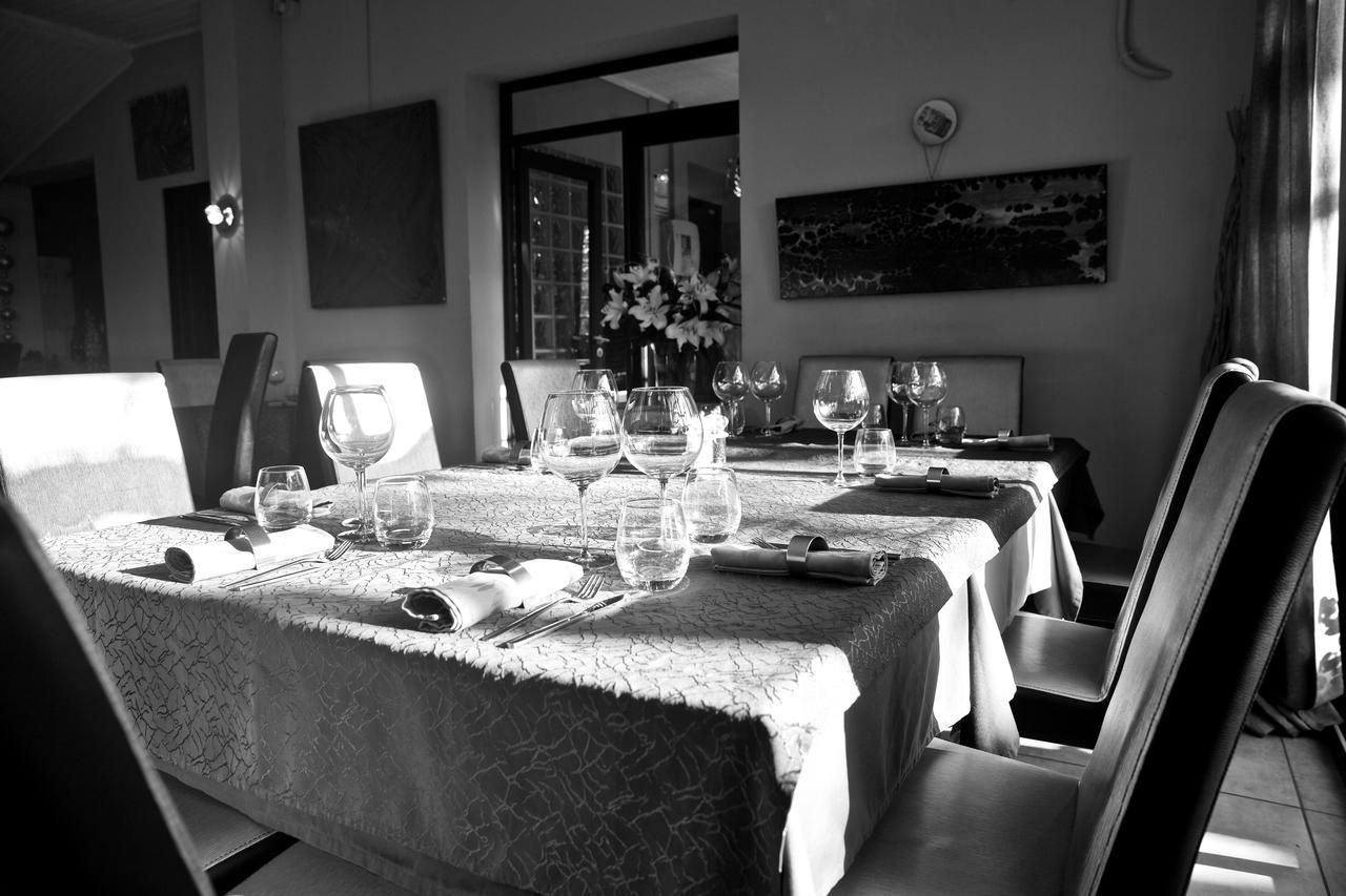 Hotel Le Bernon Connaux Esterno foto